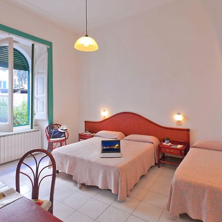 Hotel Vittoria Искья Экстерьер фото
