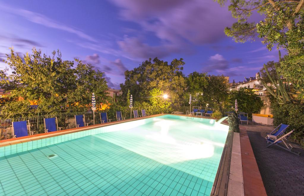Hotel Vittoria Искья Экстерьер фото